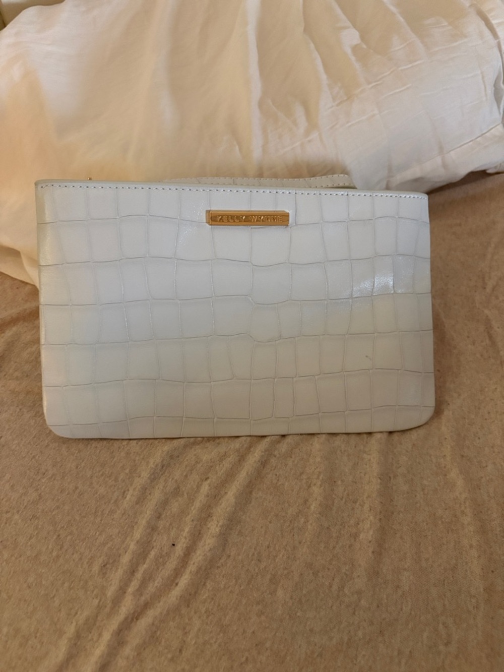 Kelly Wynne White Wristlet